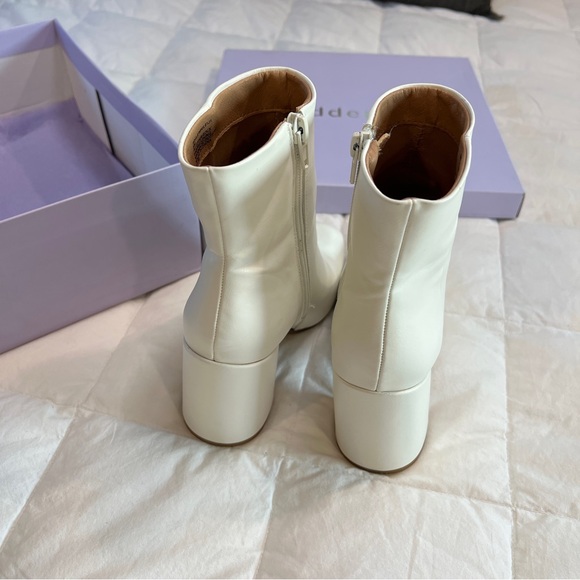 Madden Girl White Ankle Boots - Picture 3 of 10